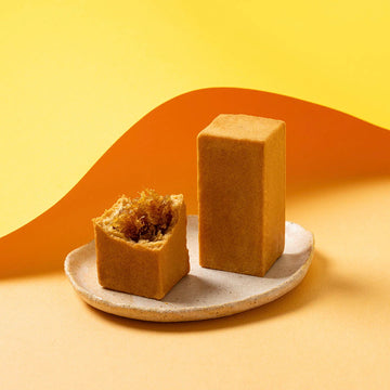Dragon&Phoenix  Gift Box (Taiwanese Dongding Oolong 100g +Sunnyhills Pineapple Cakes - 10PCS)